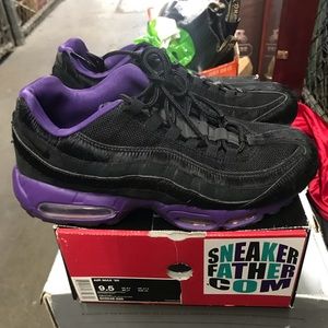 Used pair of Nike Air Max 95 Sz 9.5 purple/pony